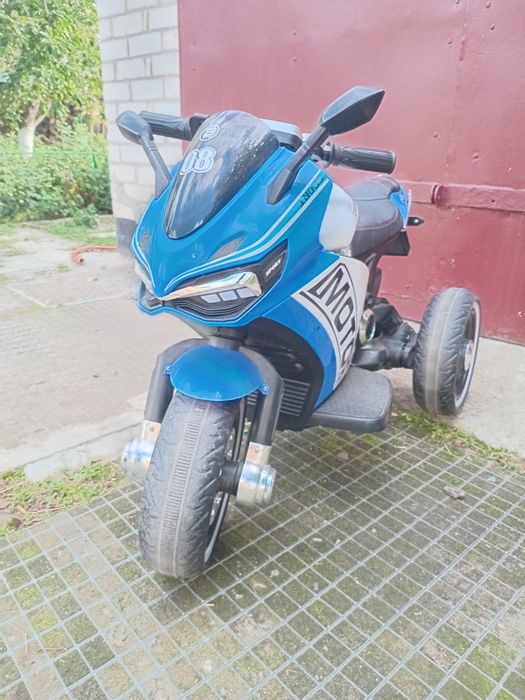 Продам дитячий електро трицикл. Стан ідеал