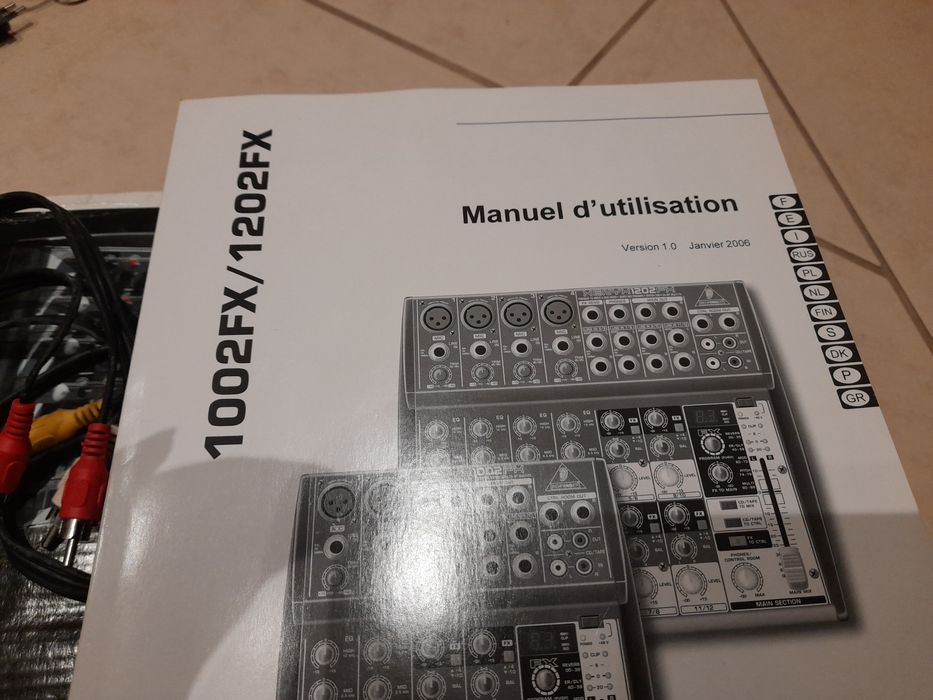 Mesa de mistura XENYX 1002 FX