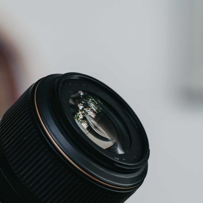 Obiektyw Nikkor MICRO 105mm f/2.8 G ED - Idealny do Makrofotografii!