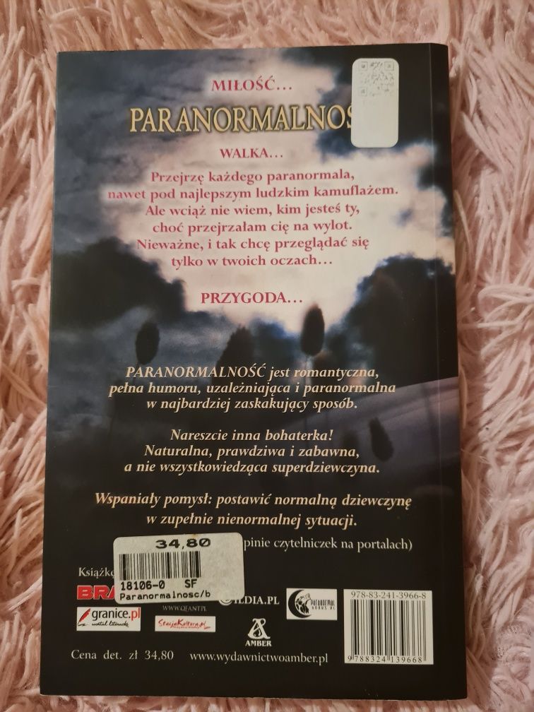 "Paranormalność" Kiersten White