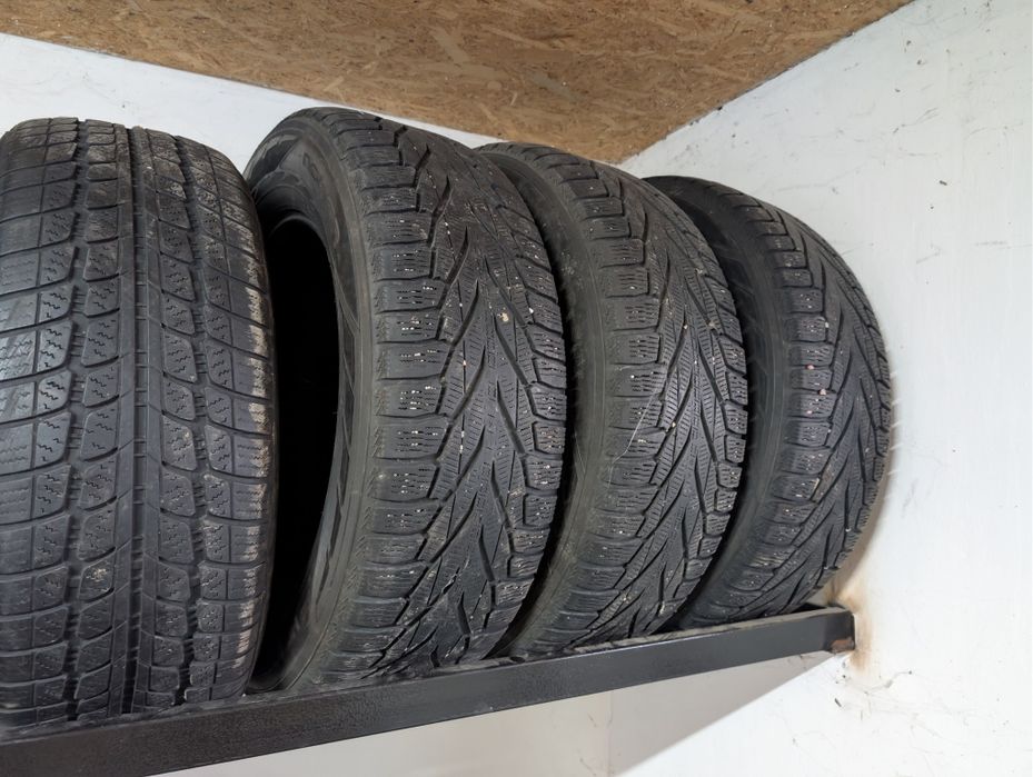 Nokian 235 65 18