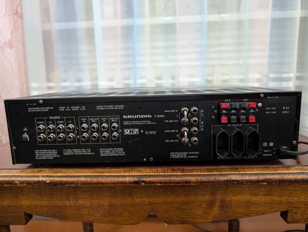 Підсилювач Grundig V 8300