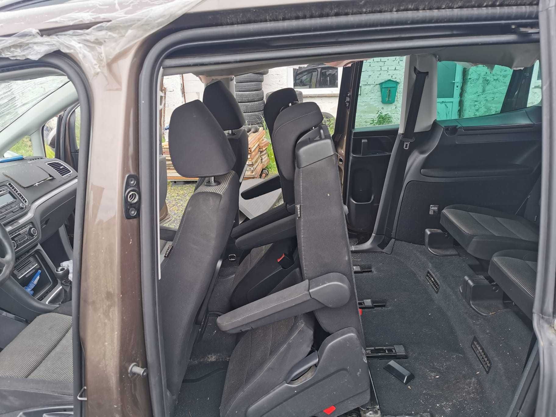 VW Sharan 7N fotele kanapy komplet plus elementy plastikowe