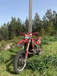 Honda Cr 250.