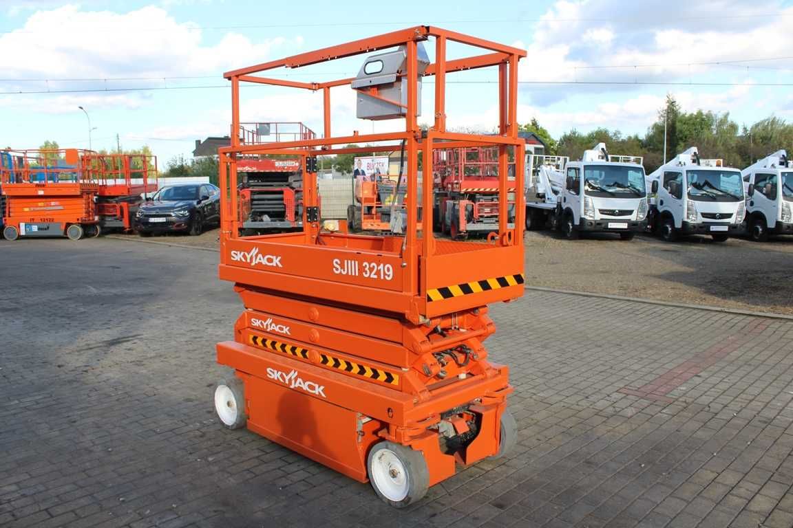 Skyjack SJIII 3219 - 2018r nożycowy zwyżka 8 m mini 1312 kg genie jlg