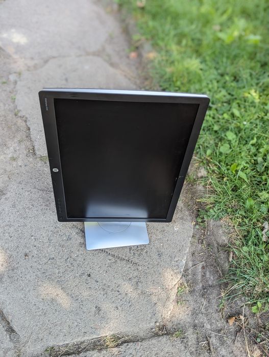 Монітор HP EliteDisplay E242/24/FHD/LED/IPS/в наявності 10шт/Класний