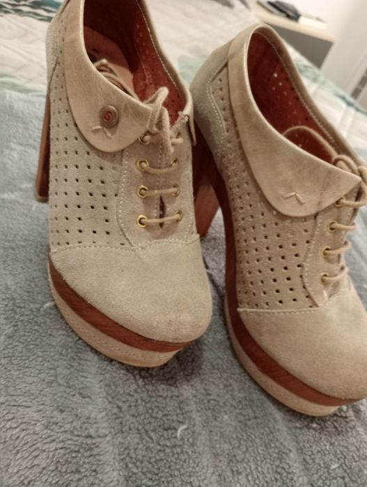 Sapatos mulher camel 36