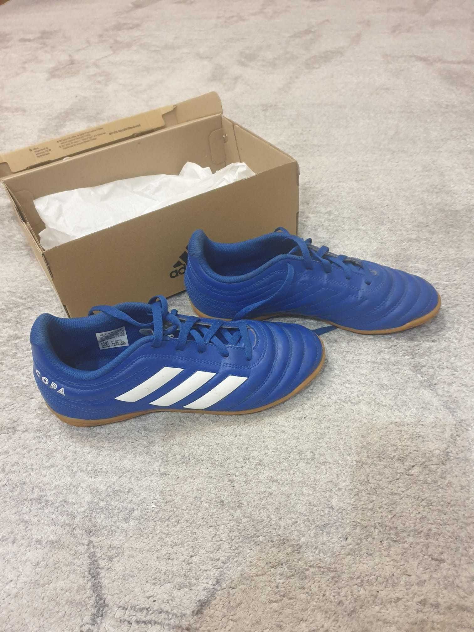 Buty piłkarskie adidas halówki