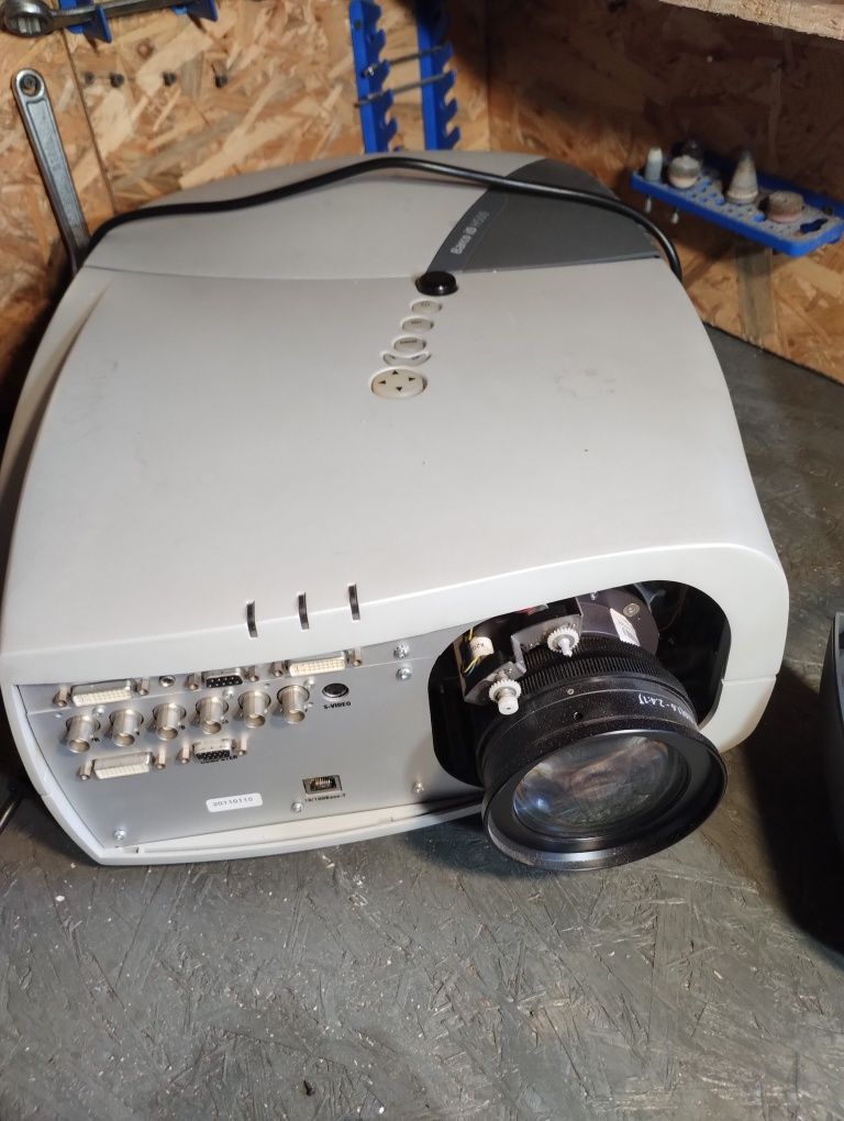 Barco id h500 projektor zabytek