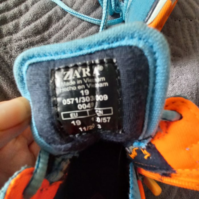 Zestaw/komplet dla niemowlaka rozmiar 74 bluza spodnie i buty r 19