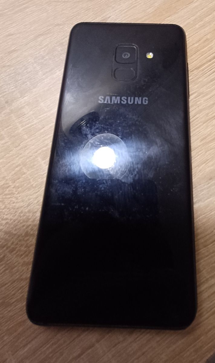 Samsung A8 (2018) SM-A530F