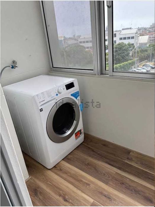 Apartamento T2+1 na Lapa, Porto — Totalmente Remodelado