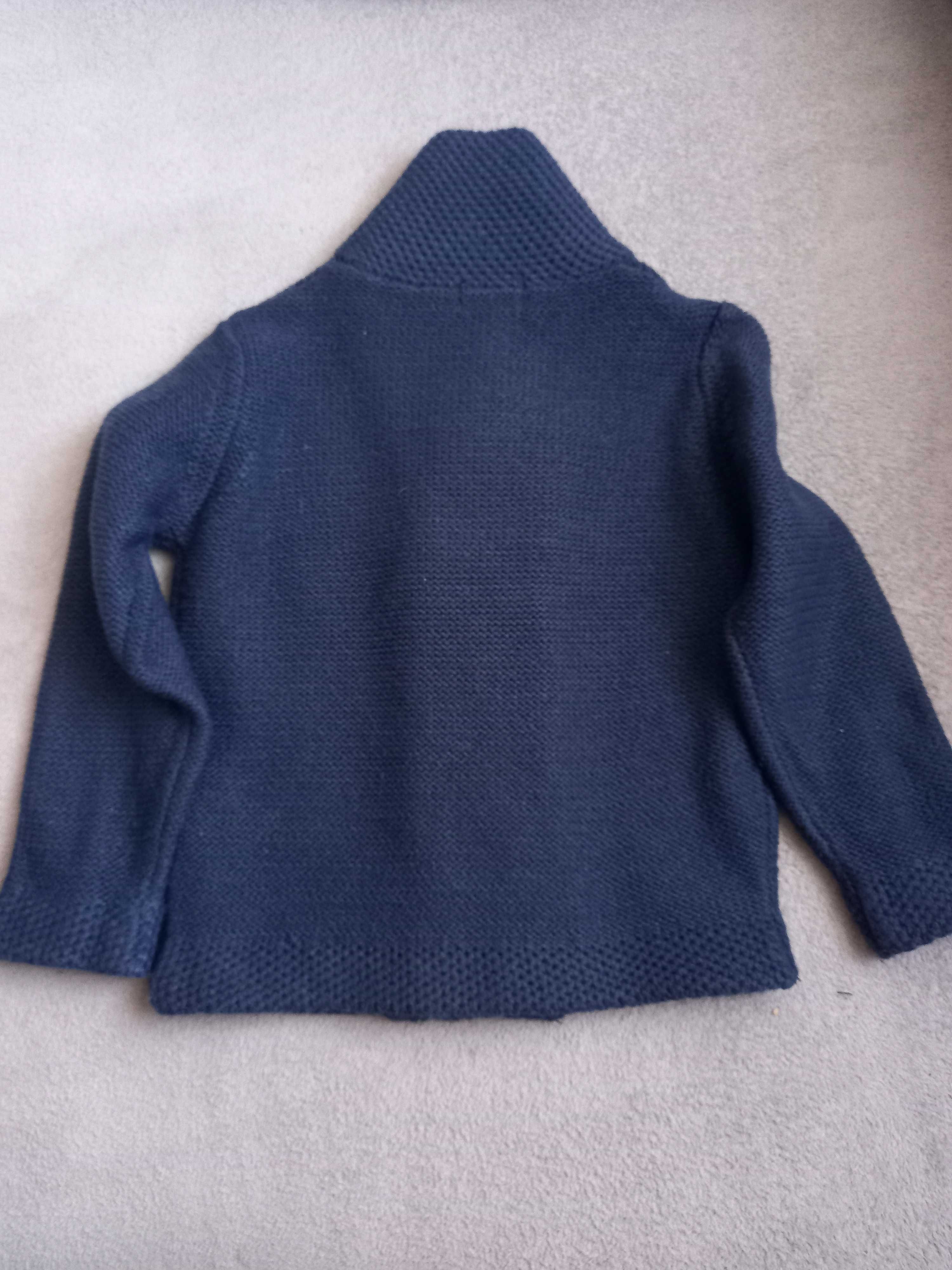 Elegancki sweterek chłopięcy r. 98