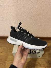 Жіночі кросівки adidas