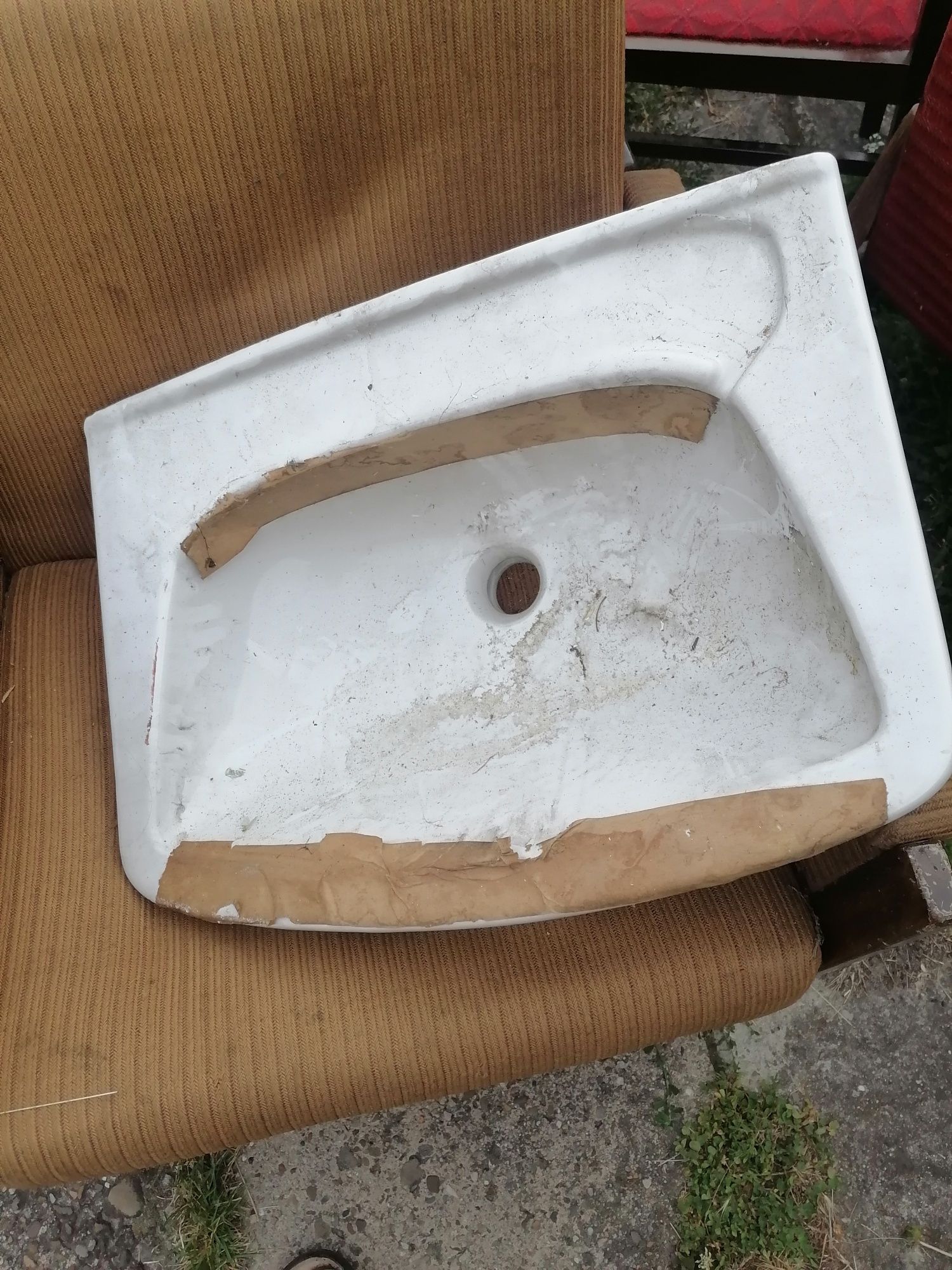umywalki  biala   i   zielona  epoka  prl   ,  nieuzywane
