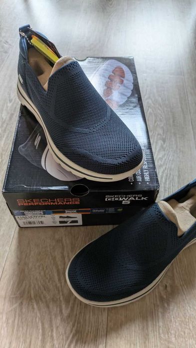 Чоловічі кросівки Skechers "GO WALK 5" Slip-on Casual Shoes