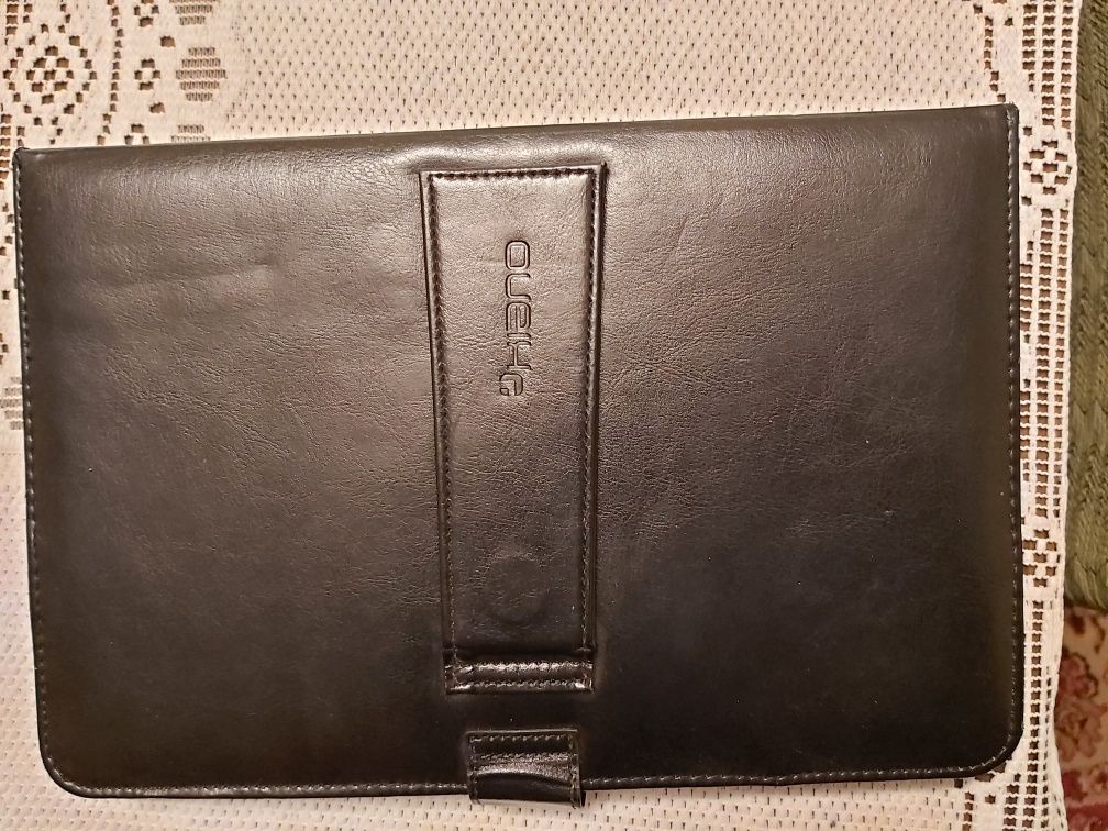 Etui do tabletu z klawiaturą (Kiano)