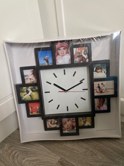 Zegar ścienny z 12 ramkami na zdjęcia stylową dekoracja