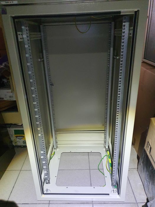 Szafa IT stojąca rack 24U 600x600 ZPAS model SZB