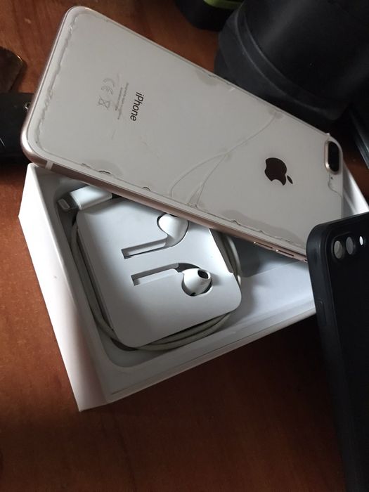 sprzedam iPhone 8 plus