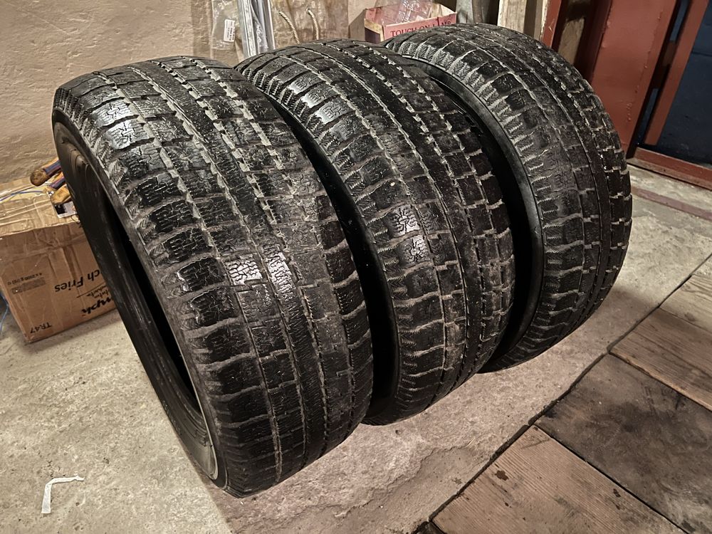 Продам гуму Toyo 235/60 r16