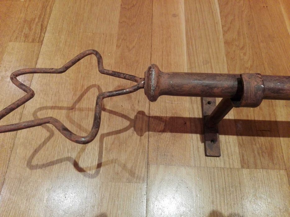 Varão, suportes e terminais em ferro, rústico