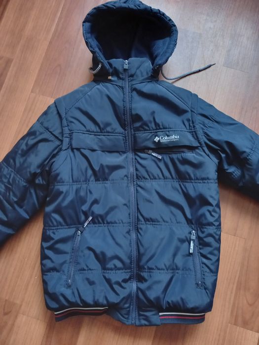 Курточки жіночі і чоловічі