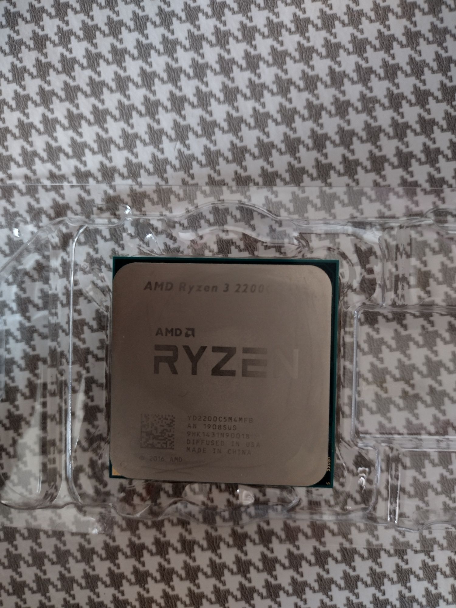 Procesor AMD Ryzen 3 2200g plus box