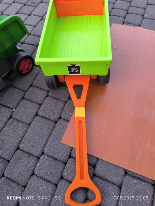 Auto  duże ciężarówka przyczepa