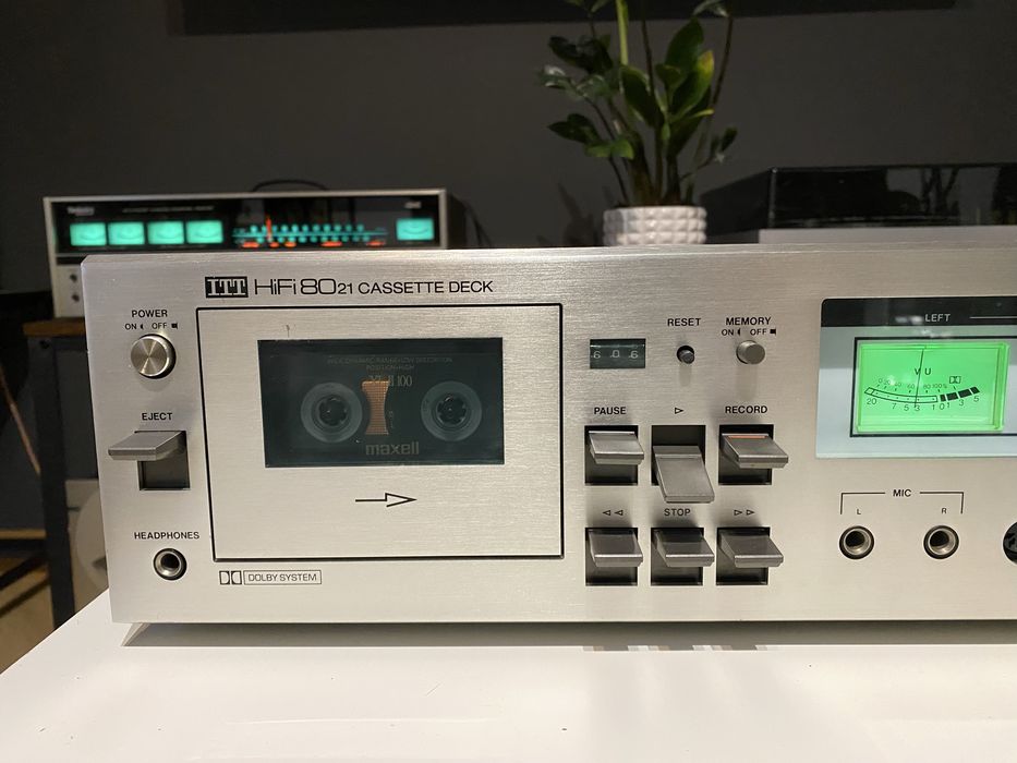 Magnetofon ITT 8021
