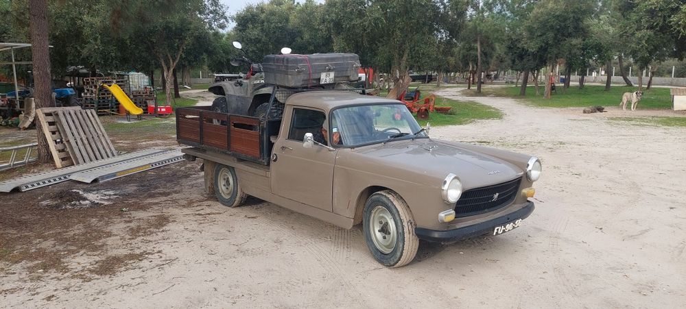 Peugeot 404 em bom estado