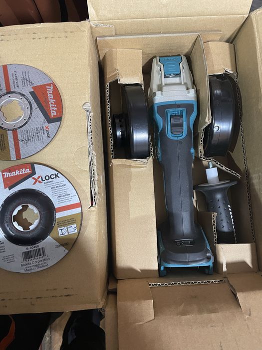 Болгарка Makita XAG25 18V LXT