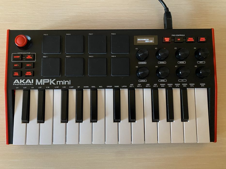 MIDI-клавіатура AKAI MPK Mini MK3 чорна