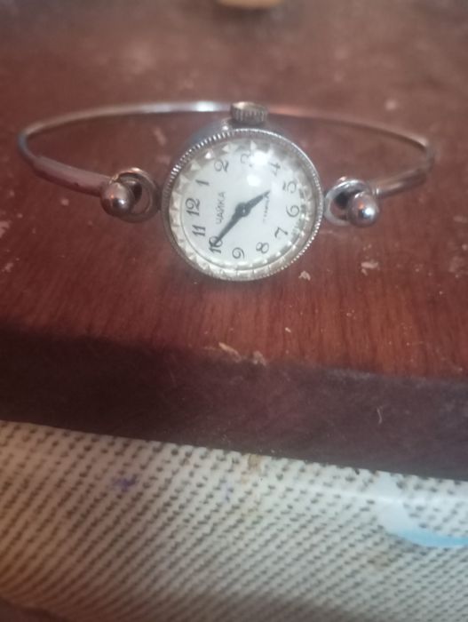 Продам часи зачасив.панив.остались от.бабушки