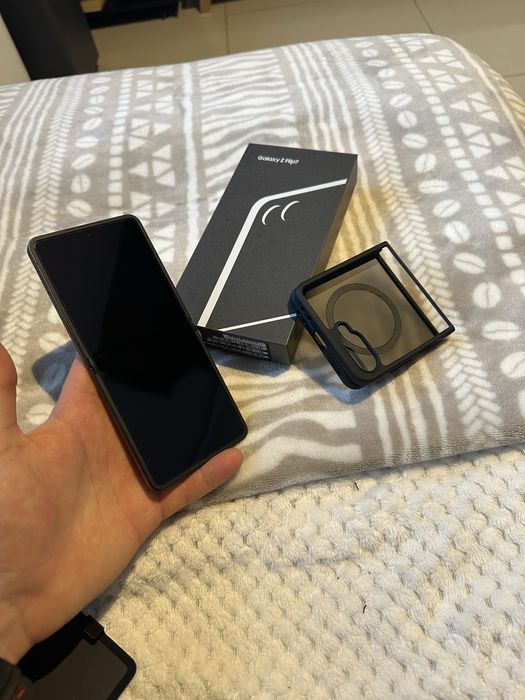 Telefon Samsung Galaxy Z Flip 7 12GB/512GB jetblack czarny NOWY