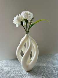 Biały wazon na kwiaty