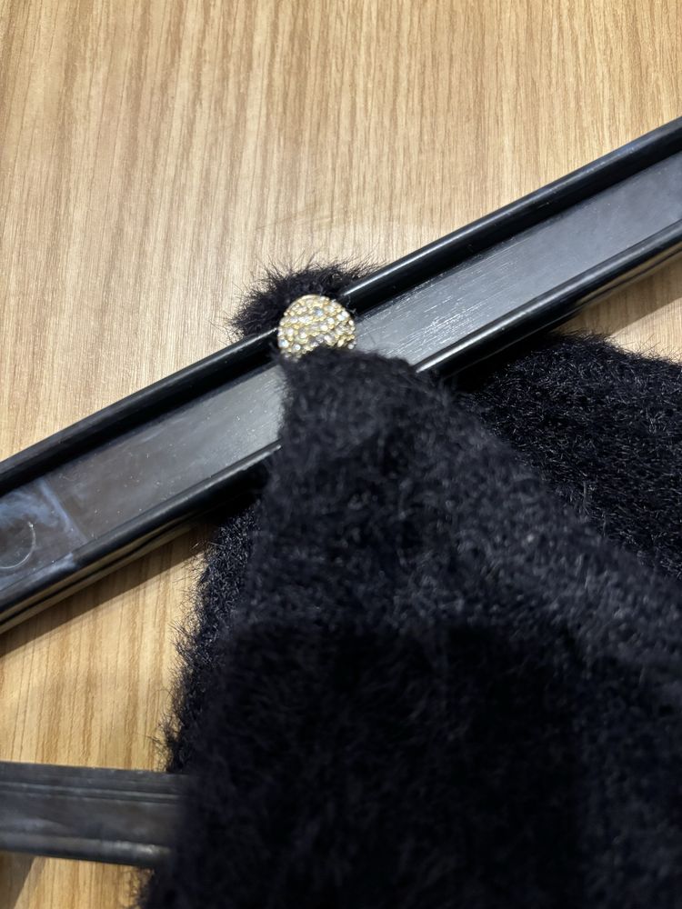 Mohito sweterek sweter fluffy damski elegancki czarny S