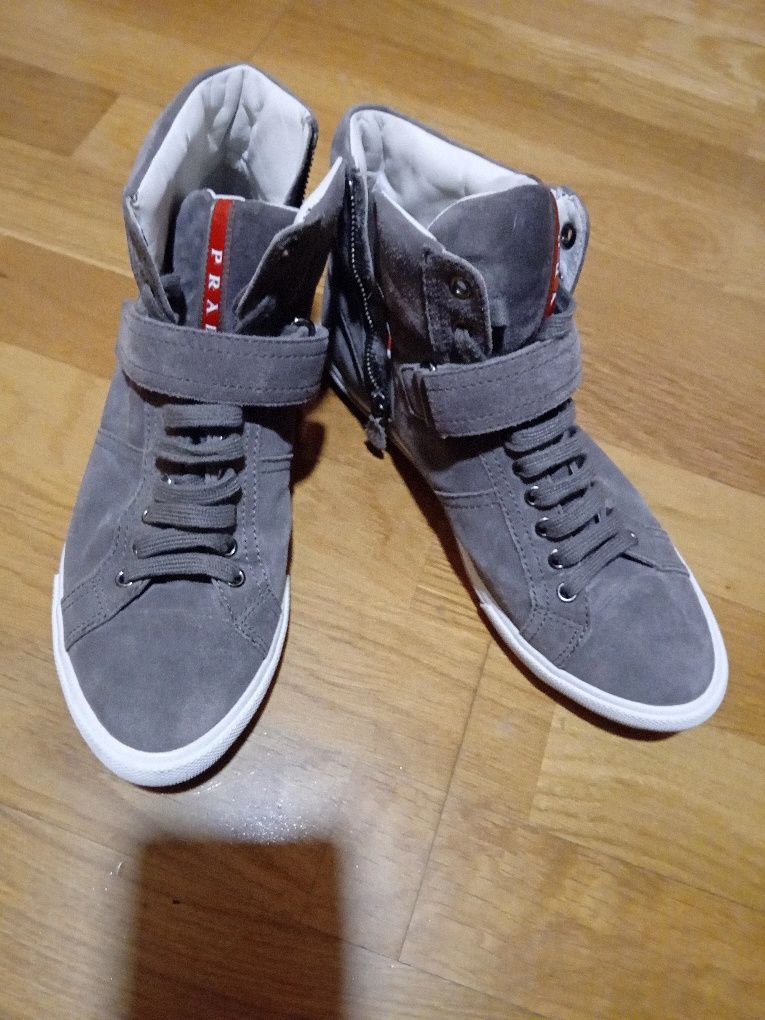 Sapatos/ ténis marca Prada originais quase novos tamanho 39