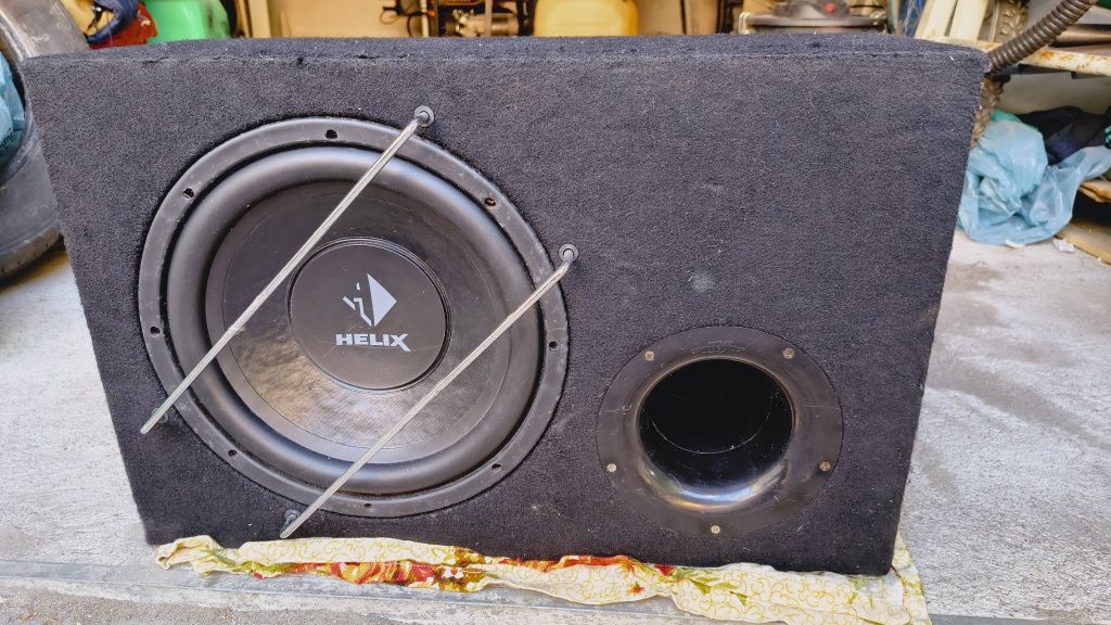 Subwoofer samochodowy Helix Competition
