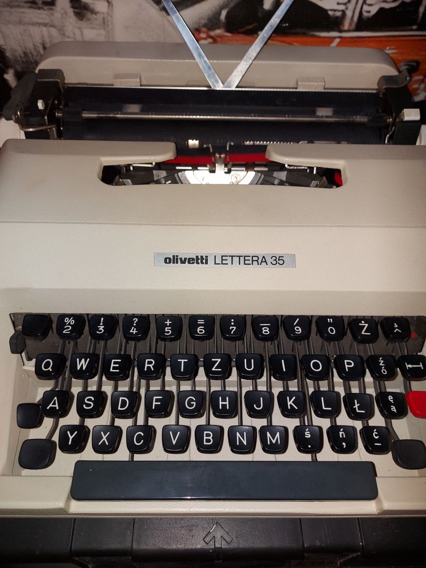 Maszyna do pisania z lat 70