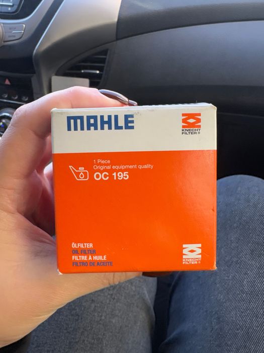 Масляний фільтр  MAHLE новий