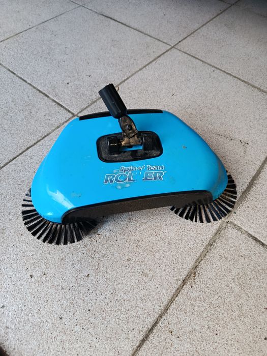 Spin & clean roller