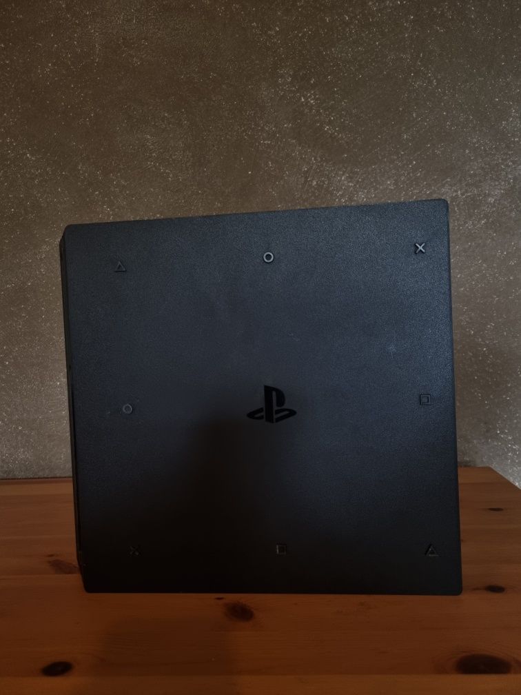 Playstation 4 PRO 1TB Stan idealny