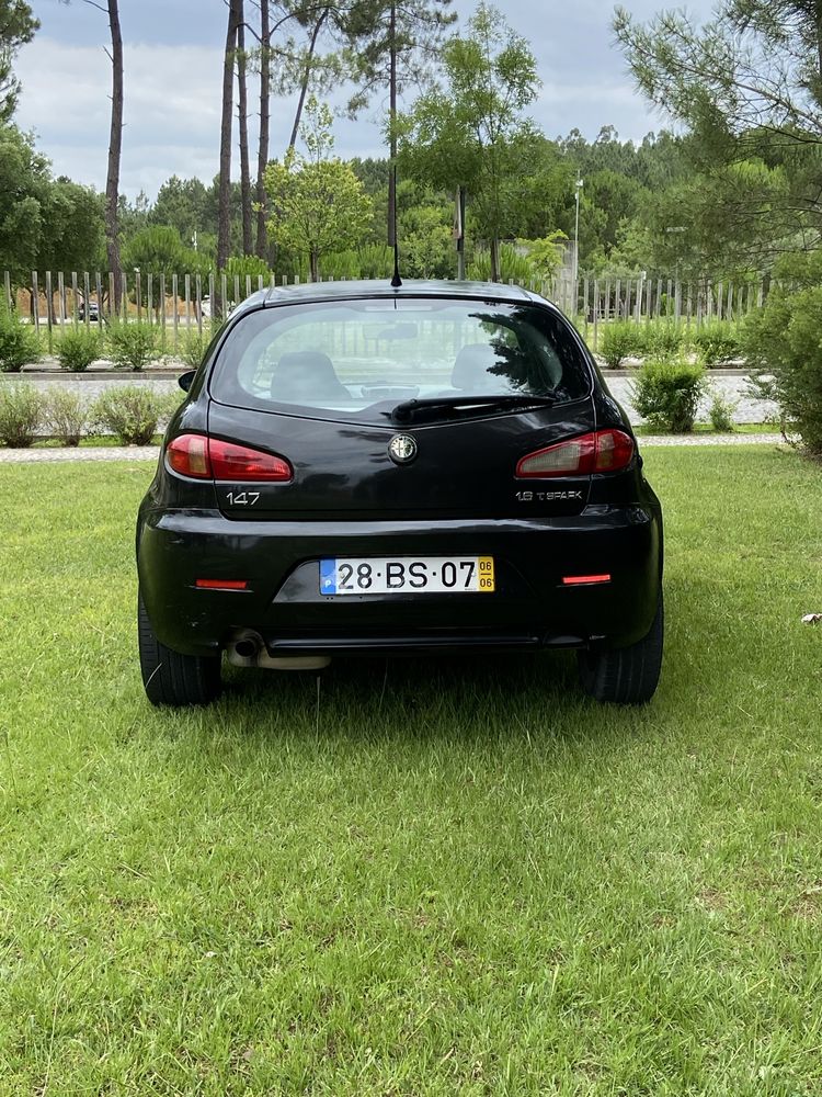 Alfa Romeu 147 do ano 2006 tem 174mil km ( Em muito bom estado )