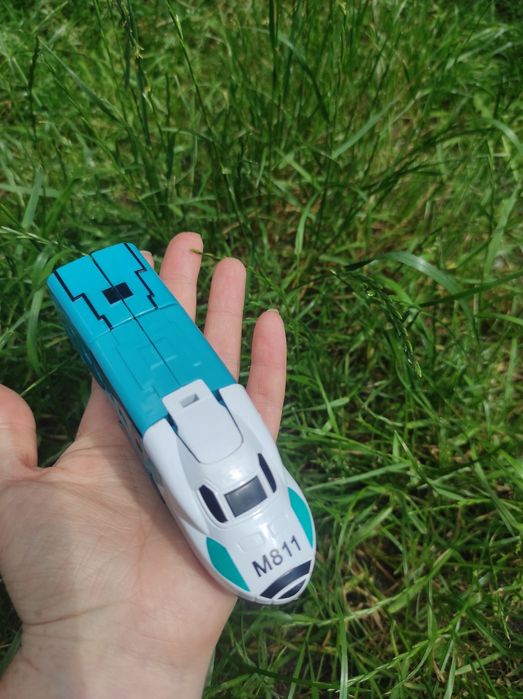 Робот поїзд трансформер