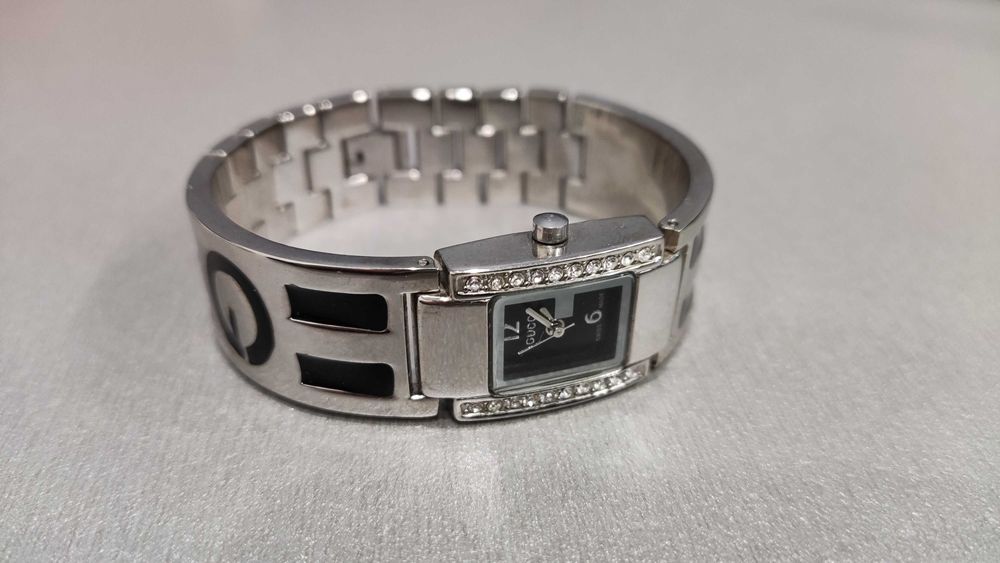 Дизайнерские женские наручные кварцевые часы Gucci