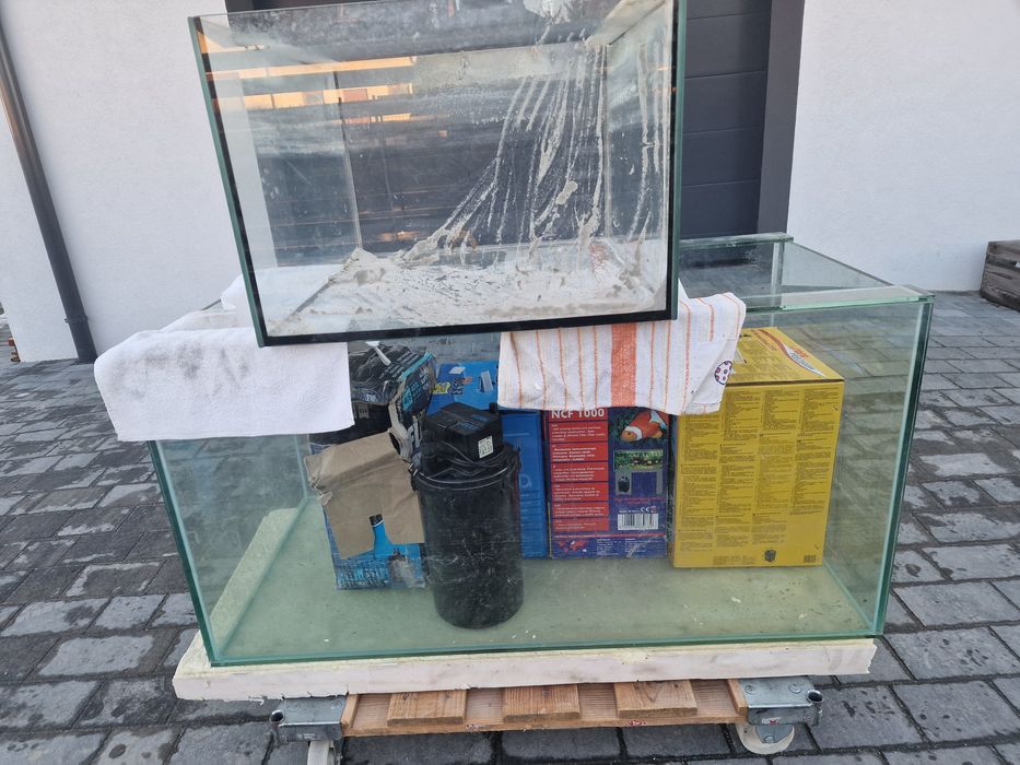 Akwarium  0.60 × 0.70 × 0.40 akwarium prawie  nowy