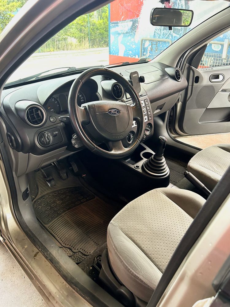 Ford Fiesta Mk6 Ghia