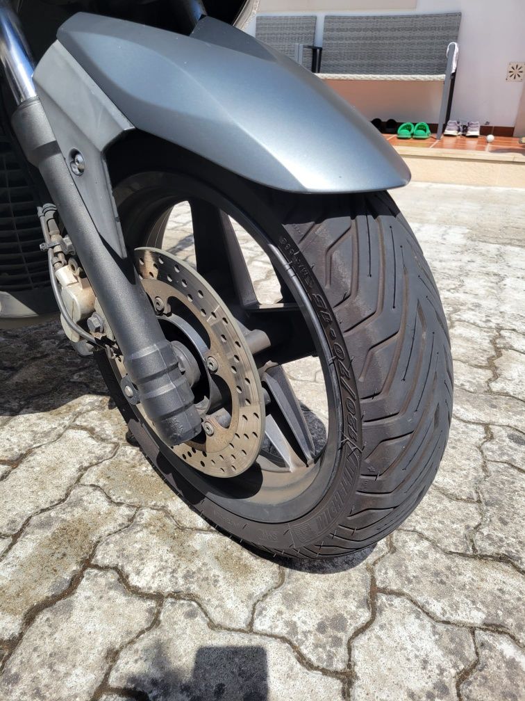 Yamaha X-max 125