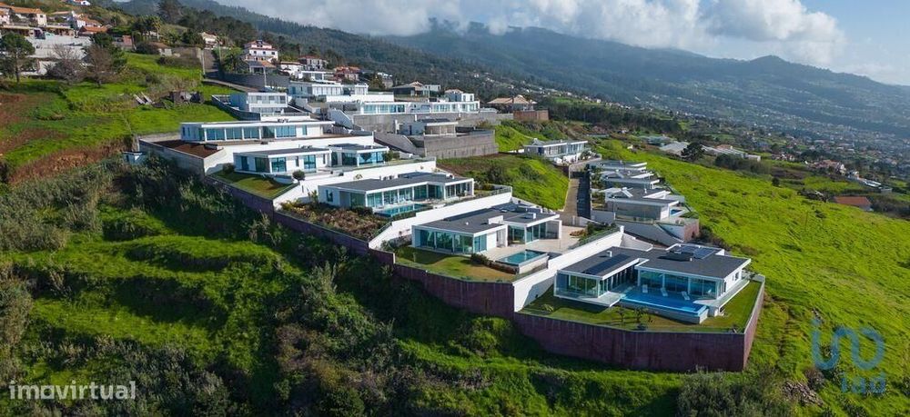 Casa / Villa T4 em Prazeres de 299,00 m2
